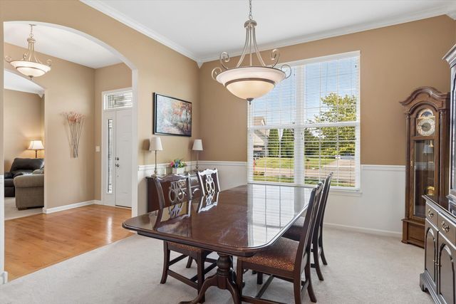 911 Hayden Drive, Yorkville, IL 60560