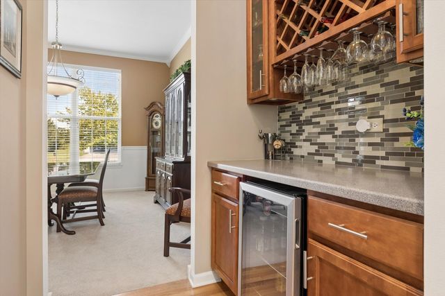911 Hayden Drive, Yorkville, IL 60560