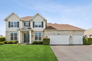 911 Hayden Drive, Yorkville, IL 60560