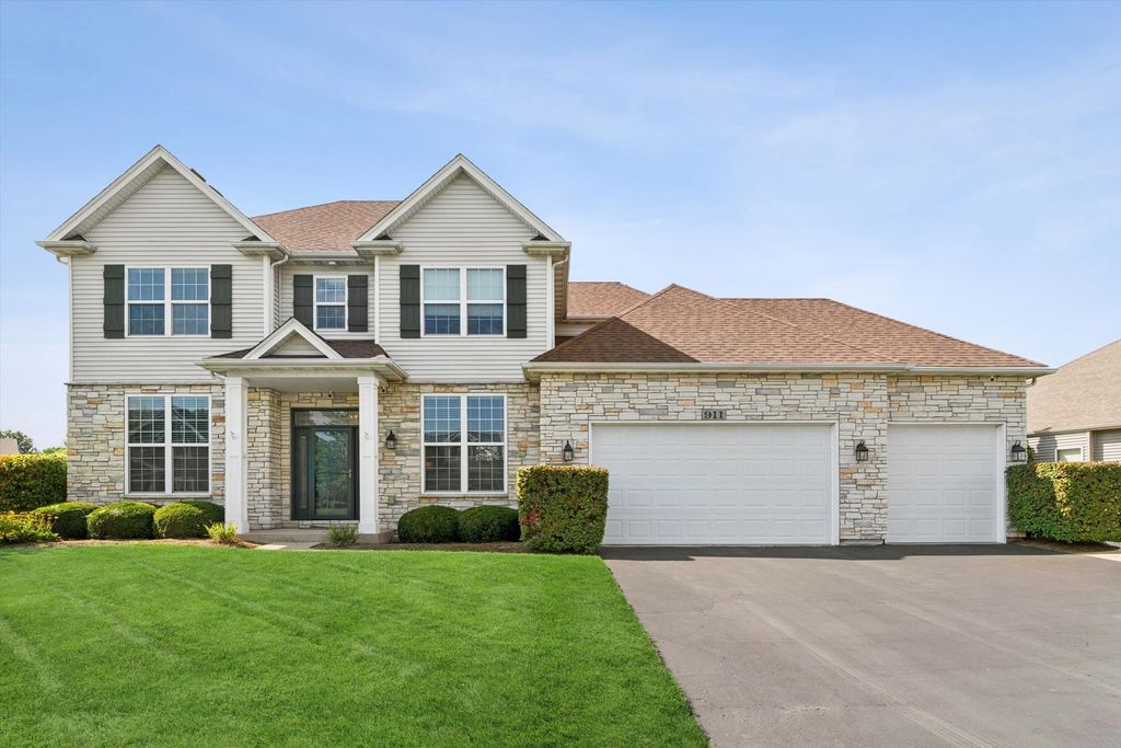 911 Hayden Drive, Yorkville, IL 60560
