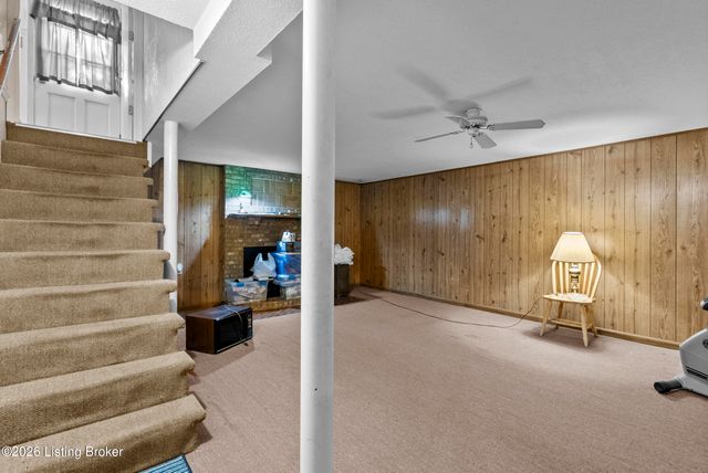 7013 Sun Valley Dr, Louisville, KY 40272