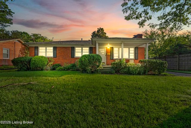 7013 Sun Valley Dr, Louisville, KY 40272