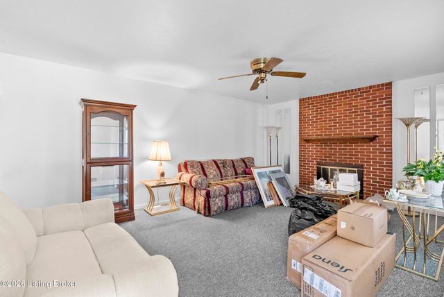 7013 Sun Valley Dr, Louisville, KY 40272