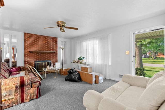 7013 Sun Valley Dr, Louisville, KY 40272