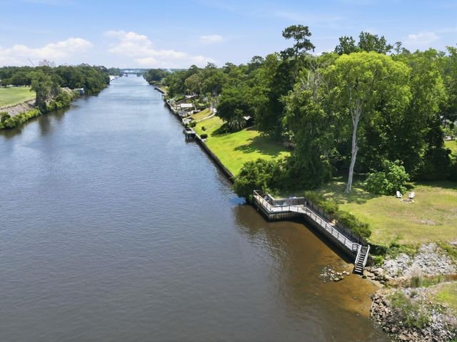 942 Old Bridge Rd., Myrtle Beach, SC 29572