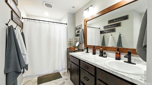 1042 Sicilian Passage, Fort Wayne, IN 46818