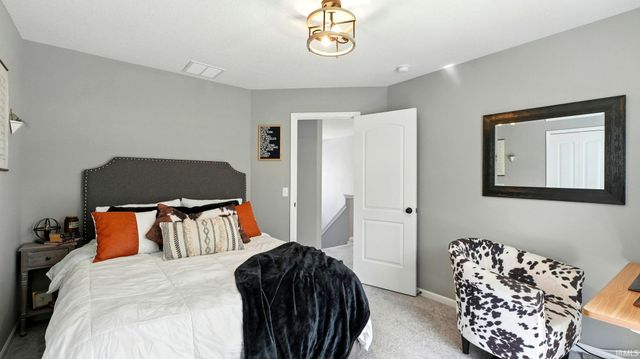 1042 Sicilian Passage, Fort Wayne, IN 46818