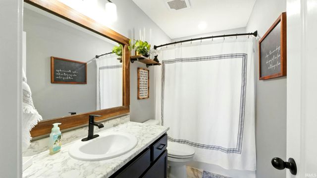 1042 Sicilian Passage, Fort Wayne, IN 46818