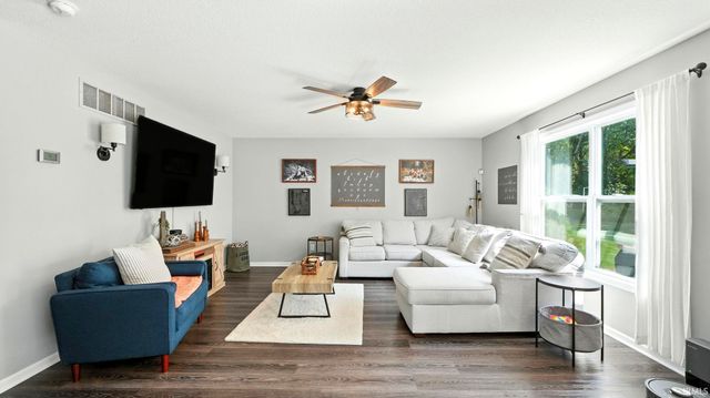 1042 Sicilian Passage, Fort Wayne, IN 46818