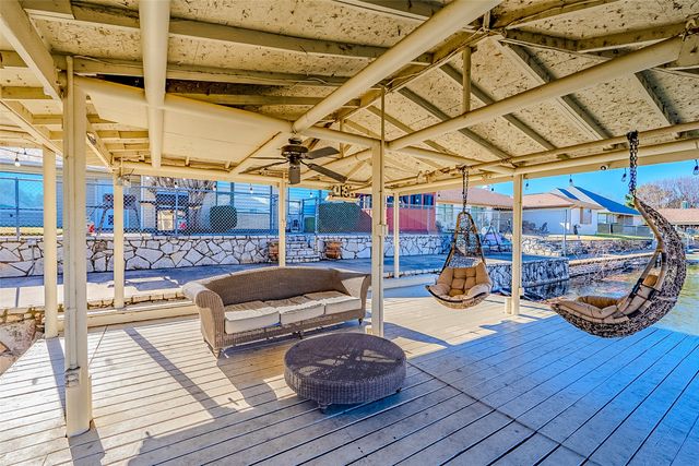 704 Tahiti Drive, Granbury, TX 76048