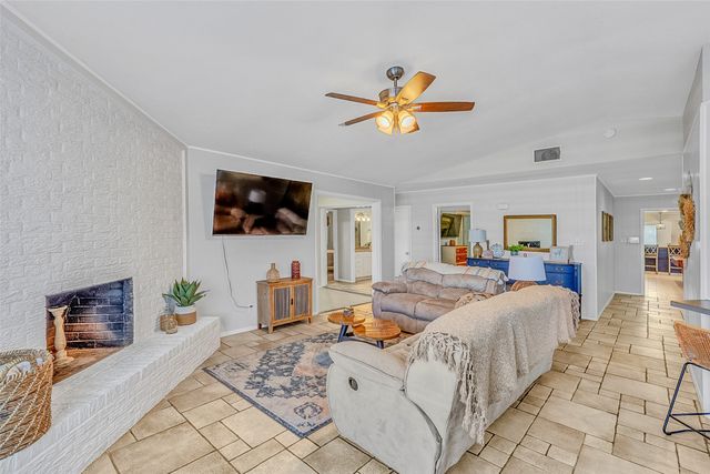 704 Tahiti Drive, Granbury, TX 76048