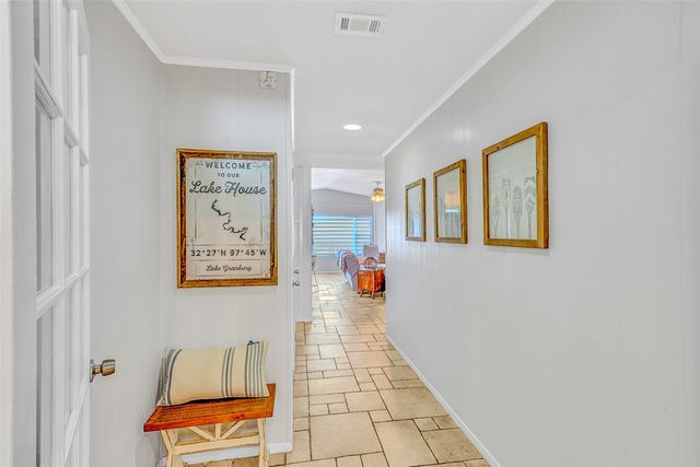 704 Tahiti Drive, Granbury, TX 76048