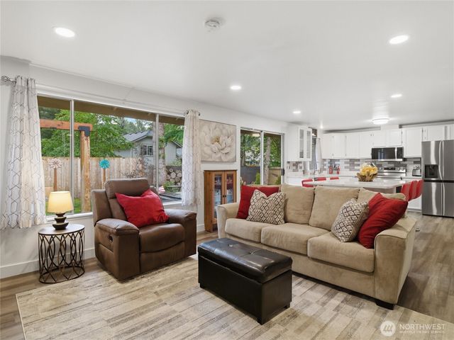 26223 189th Place SE, Covington, WA 98042