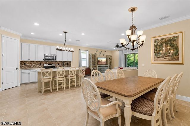 3865 Helmsman DR, Naples, FL 34120