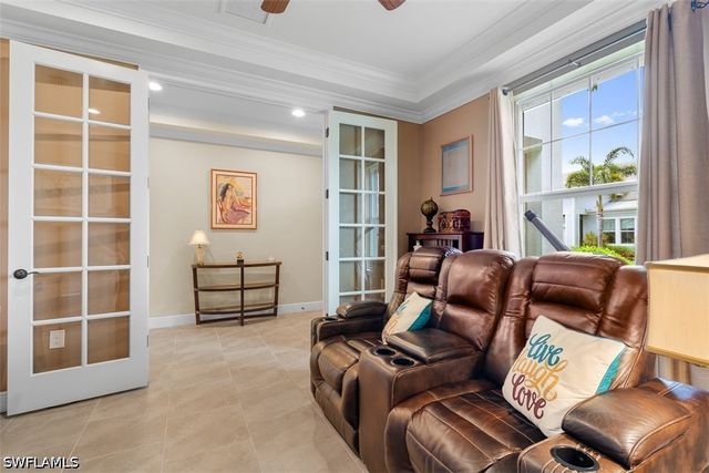 3865 Helmsman DR, Naples, FL 34120