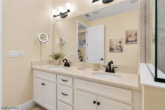3865 Helmsman DR, Naples, FL 34120