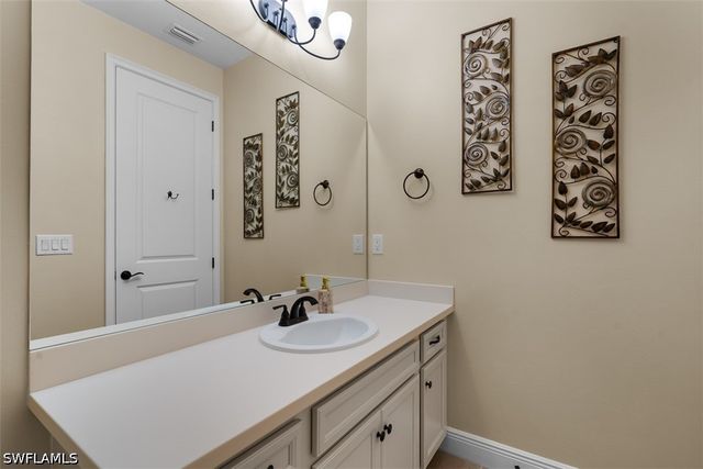 3865 Helmsman DR, Naples, FL 34120
