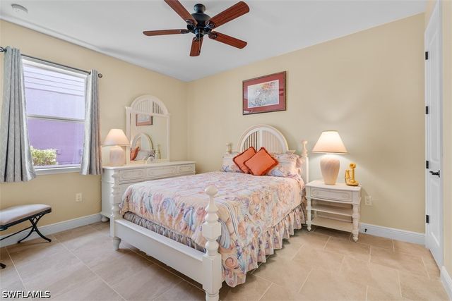 3865 Helmsman DR, Naples, FL 34120