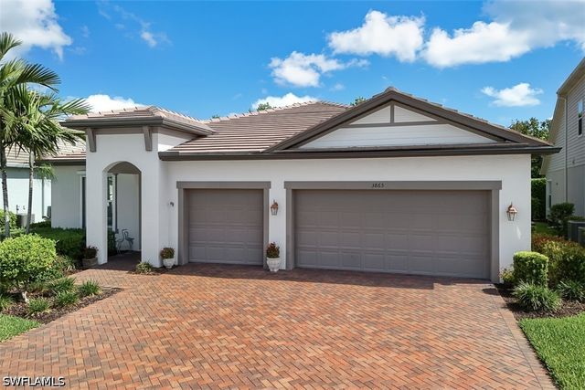 3865 Helmsman DR, Naples, FL 34120