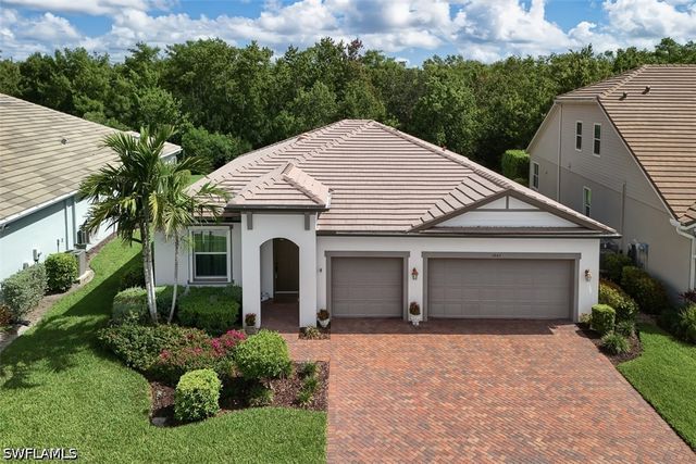 3865 Helmsman DR, Naples, FL 34120
