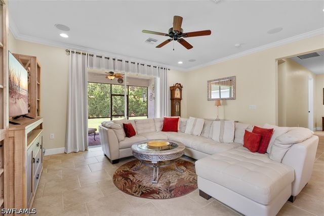 3865 Helmsman DR, Naples, FL 34120