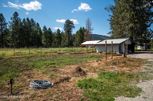 2585 Clagstone Rd, Spirit Lake, ID 83869