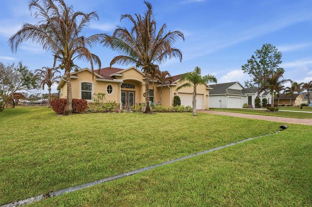 6988 NW Hartney Way, Port St. Lucie, FL 34983