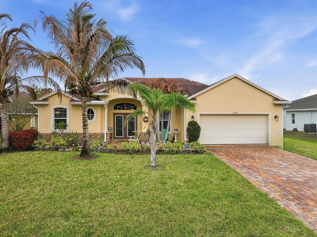 6988 NW Hartney Way, Port St. Lucie, FL 34983
