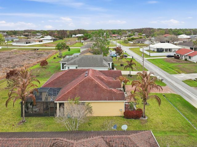 6988 NW Hartney Way, Port St. Lucie, FL 34983