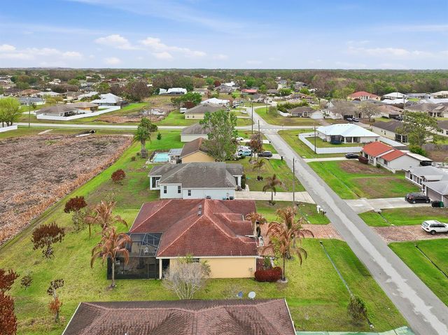 6988 NW Hartney Way, Port St. Lucie, FL 34983