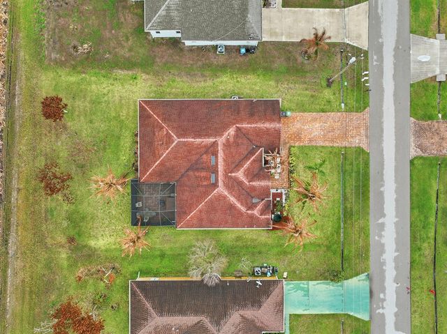 6988 NW Hartney Way, Port St. Lucie, FL 34983