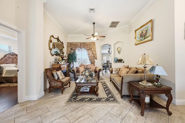 6988 NW Hartney Way, Port St. Lucie, FL 34983