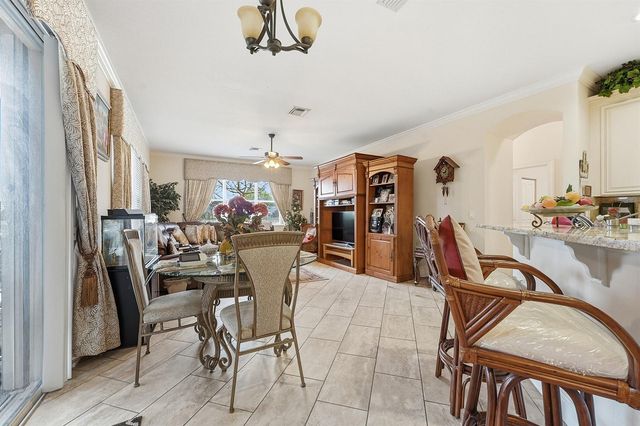 6988 NW Hartney Way, Port St. Lucie, FL 34983