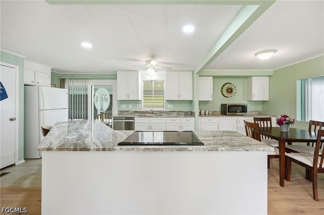 293 Edwardo AVE, Fort Myers, FL 33905