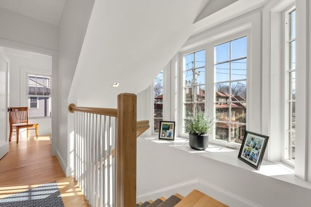 21 Crowninshield Rd 21, Brookline, MA 02446