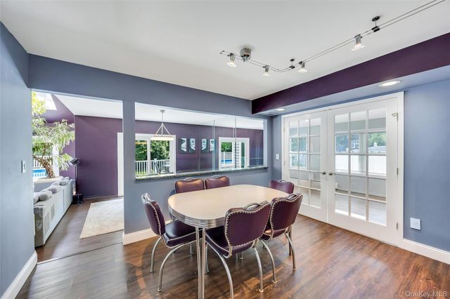 859 Pine Avenue, West Islip, NY 11795