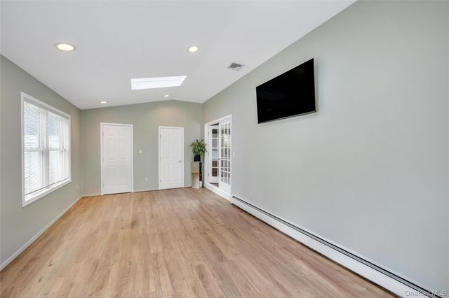 859 Pine Avenue, West Islip, NY 11795