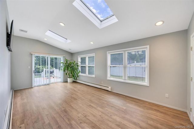 859 Pine Avenue, West Islip, NY 11795