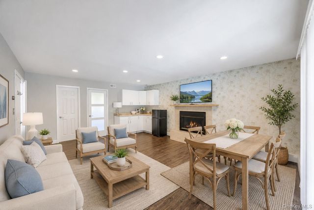 859 Pine Avenue, West Islip, NY 11795
