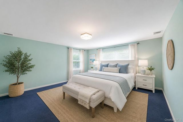 859 Pine Avenue, West Islip, NY 11795