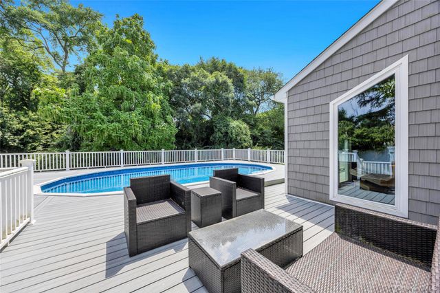 859 Pine Avenue, West Islip, NY 11795