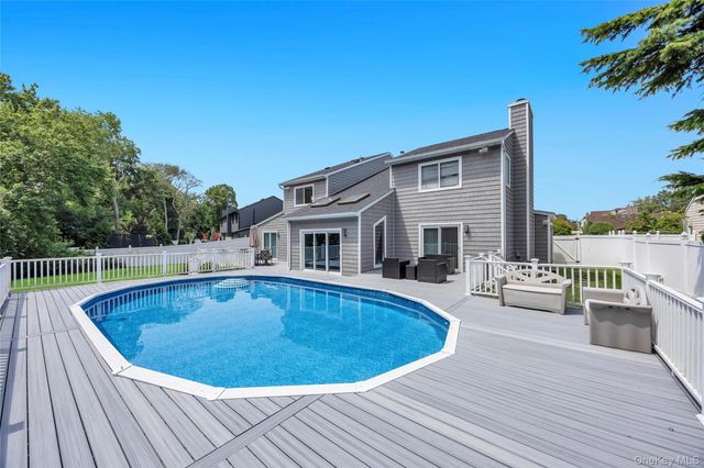 859 Pine Avenue, West Islip, NY 11795