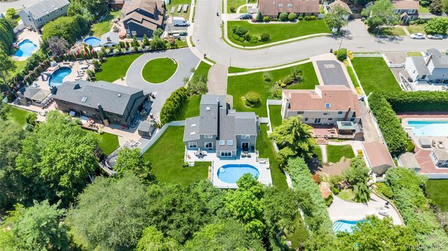 859 Pine Avenue, West Islip, NY 11795