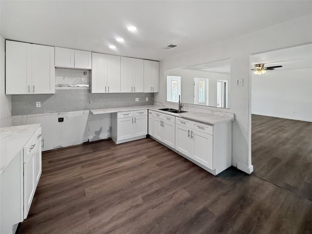 3549 Rio Grande Circle, Dallas, TX 75233