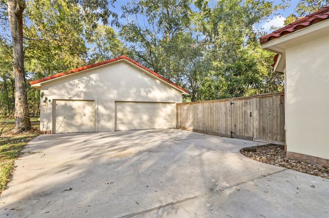 1207 Vista Del Lago Drive, Huffman, TX 77336