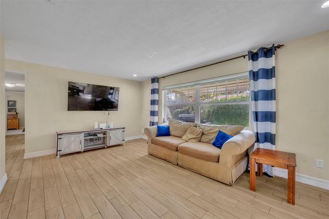 4402 BLONIGEN AVENUE, Orlando, FL 32812