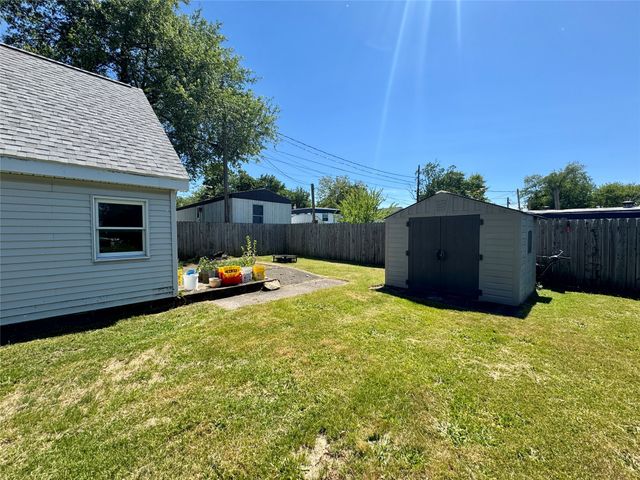 1800 CENTER Street, Erie, PA 16510
