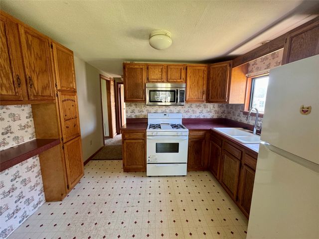 1800 CENTER Street, Erie, PA 16510