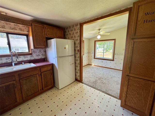 1800 CENTER Street, Erie, PA 16510