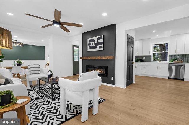203 WALTON AVE, Baltimore, MD 21225
